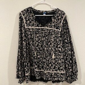Old Navy size, extra large, black and cream blouse -  like new